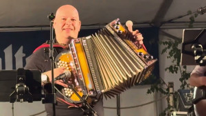 power hoch sandi pacek ob koncu